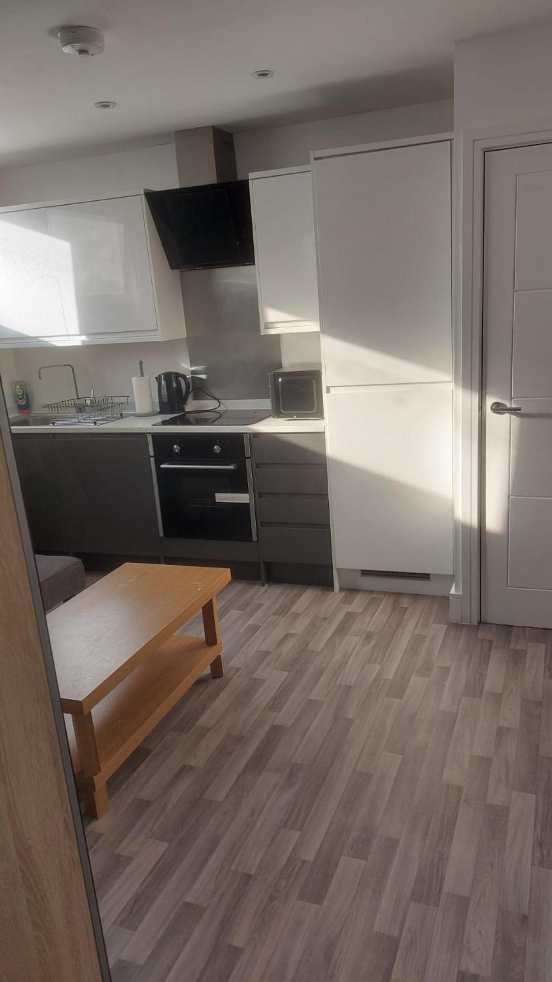 Spacious Studio Maidstone - Redecorated Oct 2023 المظهر الخارجي الصورة