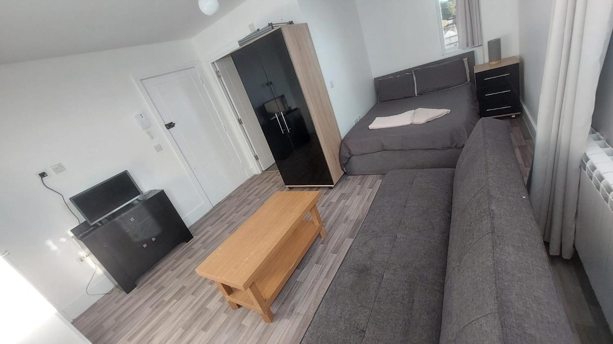 Spacious Studio Maidstone - Redecorated Oct 2023 المظهر الخارجي الصورة