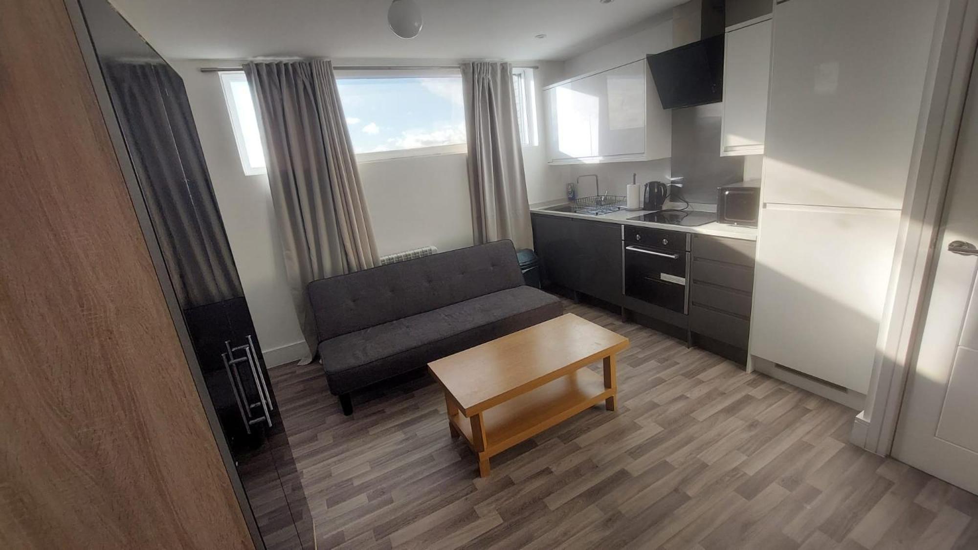 Spacious Studio Maidstone - Redecorated Oct 2023 المظهر الخارجي الصورة