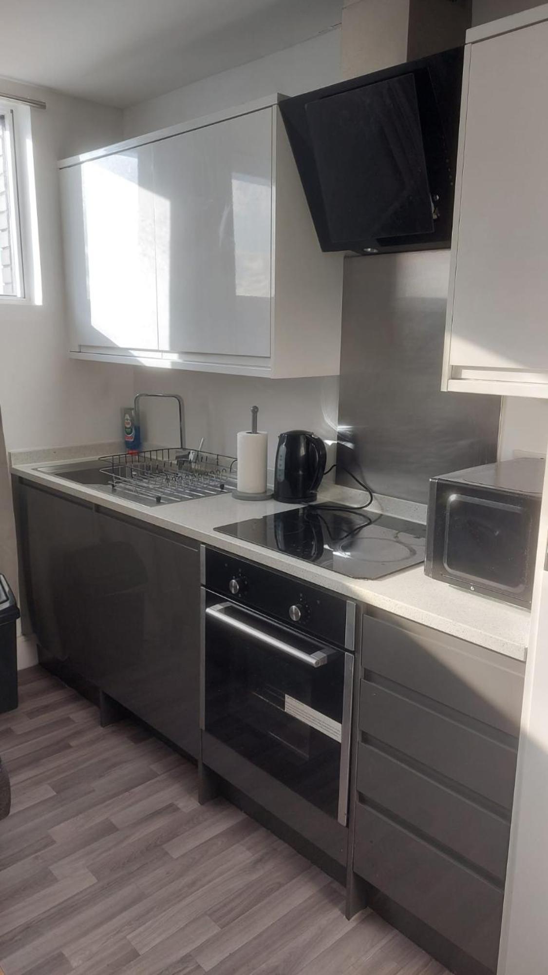 Spacious Studio Maidstone - Redecorated Oct 2023 المظهر الخارجي الصورة