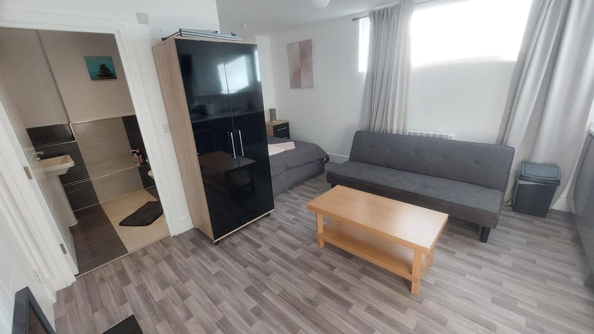 Spacious Studio Maidstone - Redecorated Oct 2023 المظهر الخارجي الصورة