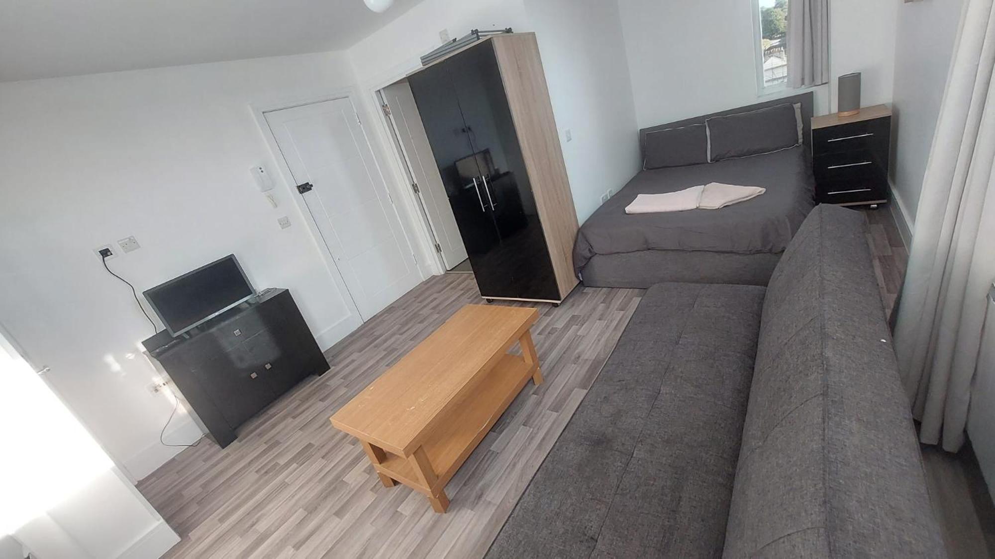 Spacious Studio Maidstone - Redecorated Oct 2023 المظهر الخارجي الصورة